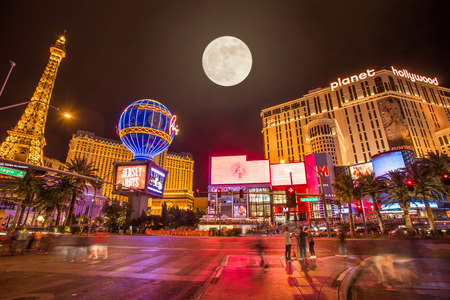Super full moon over Las vegas strip. Nevada USA.のeditorial素材