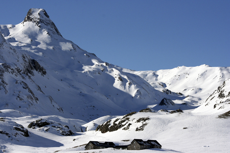 Snowy Pyrenean valleyの写真素材