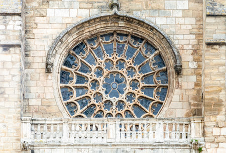 The intricately designed rose window showcases unique patterns at Iglesia de San Esteban in Burgos.