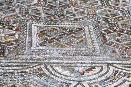 Pegoes aqueduct stretches across the landscape, showcasing architectural beauty and historical significance under a clear blue skyの写真素材
