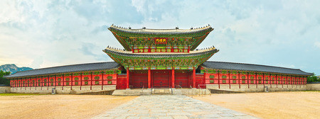 The Second Inner Gate Heungnyemun. Gyeongbokgung Palace. Seoul. South Korea. Panoramaのeditorial素材