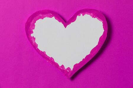 heart with shadow, white and purple paperの写真素材