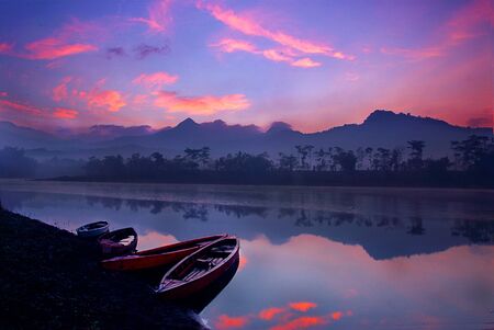 waiting the sunの写真素材