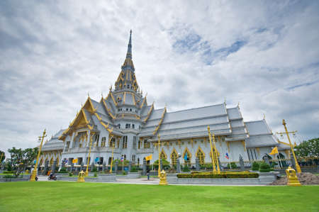 Thai temple, So Thon Wara Ram Worawihan Temple Chachoengsao In Thailand の写真素材