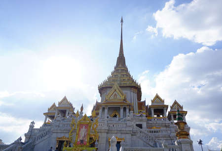 Wat traimit witthayaram wora wiharn temple, public landmark of worship, middle in Bangkok city, Thailandの写真素材