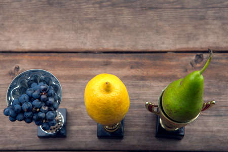 Fruits gold cup table