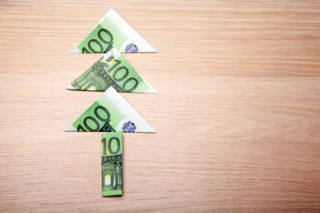 money tree symbol table background