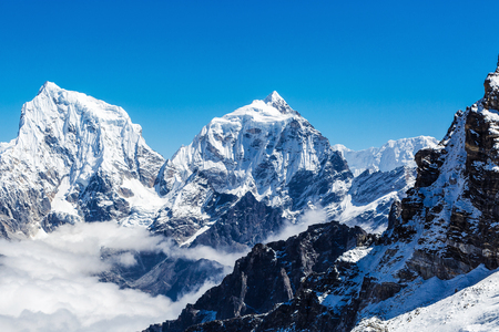 Snowy mountains of the Himalayas on the everest base camp trekの写真素材