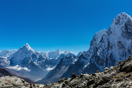 Snowy mountains of the Himalayas on the everest base camp trekの写真素材
