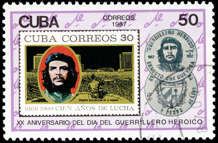 CUBA - CIRCA 1987: A postage stamp printed by CUBA shows image portrait of Argentine Marxist, a major figure of the Cuban Revolution Ernesto Che Guevara, circa 1987.のeditorial素材