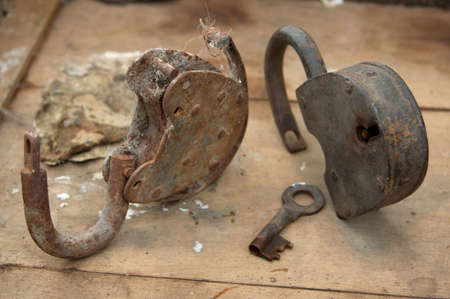 Old things store{keep} in themselves a history of last yearsの写真素材