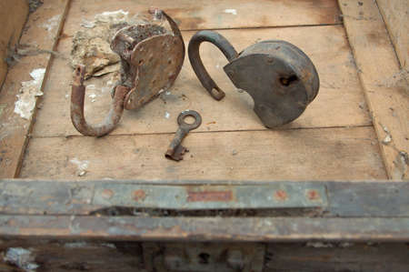 Old things store{keep} in themselves a history of last yearsの写真素材