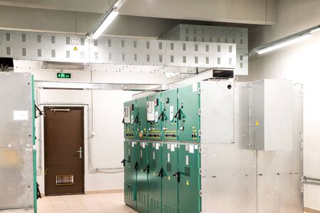 Room with withdrawable trolleys of disconnectors of distribution equipment of voltage 10 Kv