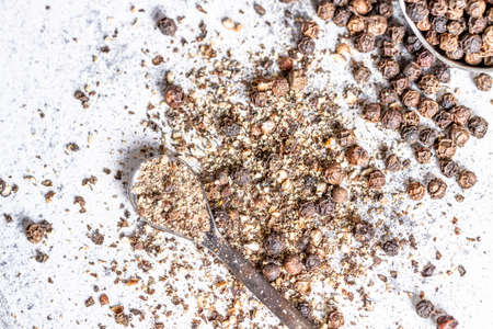 black peppercorns crushedの写真素材