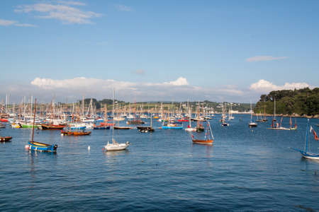 Old sailing ship in the Bay of Douarnenez to the port of Rosmeur, Finistere, Bretazgneの写真素材