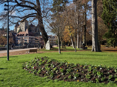 View of the Jardins de l'Europe, the famous garden near the lake of Annecy, with the Castle in the background. Annecy, Franceのeditorial素材