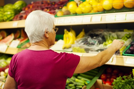Senior woman at supermarket
の写真素材