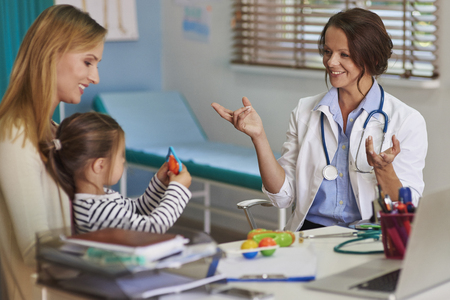 Female doctor gives good tricks for staying healthyの写真素材