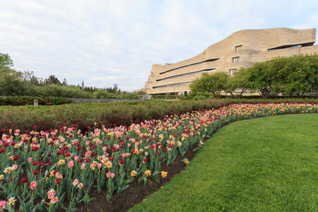 Ottawa Tulip Festival with Canadian Museum of History in the backgroundのeditorial素材