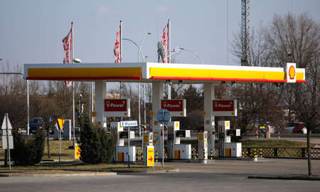 Czestochowa, Poland, Silesia -17 March 2020: SHELL gas station, gas pump, SHELL V- POWER fuel, SHELL FuelSaveのeditorial素材