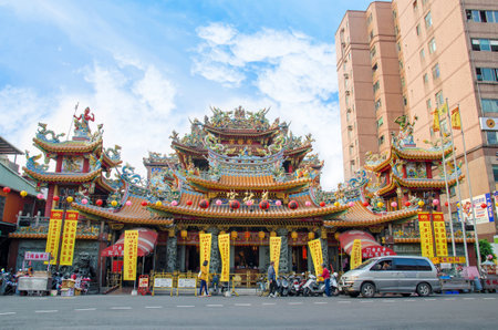 Taipei,Taiwan - March 14,2015 : Songshan Ciyou Temple dedicated to the deity Black Faced Mazu.The temple just beside the east entrance of the old Raohe Street Night Market.のeditorial素材