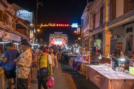 Malacca,Malaysia - July 15,2017 : The night market on Friday,Saturday and Sunday is the best part of the Jonker Street, it sells everything from tasty foods to cheap keepsakes.のeditorial素材