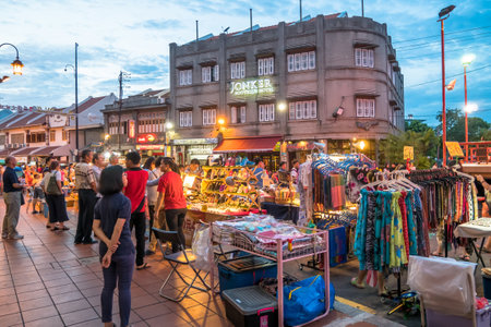 Malacca,Malaysia - July 15,2017 : The night market on Friday,Saturday and Sunday is the best part of the Jonker Street, it sells everything from tasty foods to cheap keepsakes.のeditorial素材