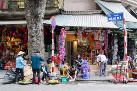 Hanoi,Vietnam - November 5,2017 : Local daily life of the street in Hanoi, Vietnam. People can seen busy on their own job.のeditorial素材