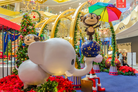 Kuala Lumpur,Malaysia - December 11,2017 : Christmas decoration in Sunway Velocity Mall. People can seen exploring and shopping around it.のeditorial素材