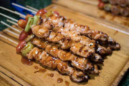 Close-up view of the appetizer chicken kebab with vegetablesの写真素材