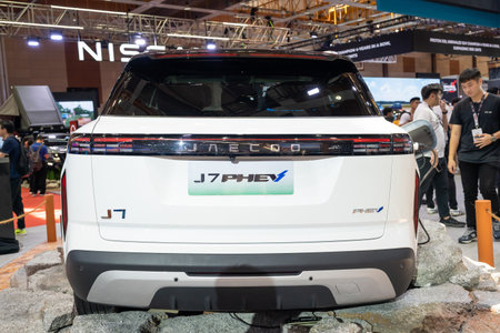 Serdang, Malaysia - May 23,2024 : Jaecoo J7 PHEV electric SUV displayed at The Malaysia Autoshow 2024 was held at the Malaysia Agro Exposition Park Serdang (MAEPS), visitors can seen exploring.のeditorial素材