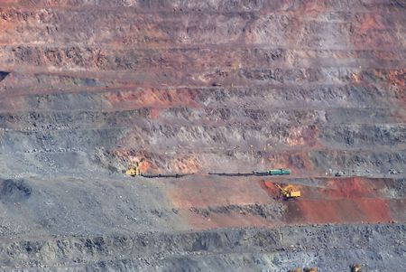Industrial extraction of iron ore and technology of loading