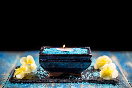 Aromatic sea salt and aroma candle, tranquile sceneの写真素材