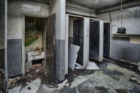 Abandoned workshop toilets, urban exploration, hdrの写真素材