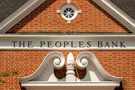 Chestertown, MD, USA 08/30/2020: Close up image of the main office of The Peoples Bank. Founded in 1910 in Chestertown, it is an independent community bank that has served eastern shore of Maryland.のeditorial素材
