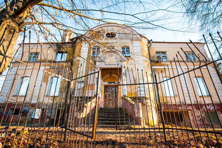 beautiful old neglected and abandoned houseの写真素材