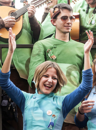 CADIZ, ANDALUSIA, SPAIN-FEBRUARY 2015. Anonymous people disguised singing in the Carnival of Cadiz, Spain.のeditorial素材