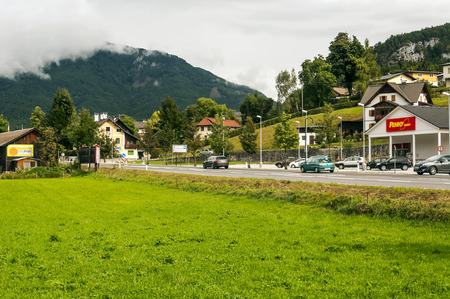 Gosau, Gmunden, Austria-September 2015. Village of Gosau with its wooden houses in the Austrian Alps on a sunny day.のeditorial素材