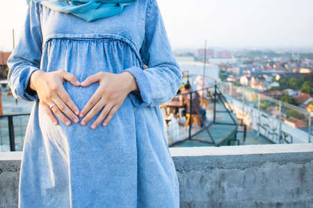 Pregnant women love the baby and wait for childbirth