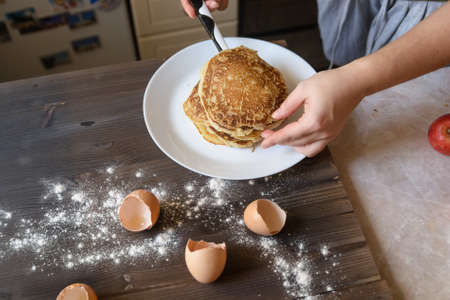 Cooking tasty pancakes