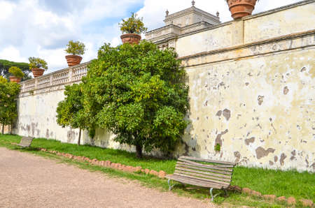 Wall and bench in Villa Doria Pamphili, Romaの写真素材