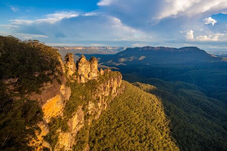 Famous Three Sisters rock formation in Blue Mountains of NSW, Australiaの写真素材