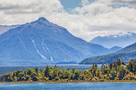 Lake Manapouri and surrounding Mountains, Fiordland, South Island, New Zealandの写真素材