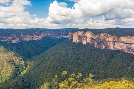 Blue Mountains rocky outcrops viewed from Evans lookout. Katoomba, New South Wales, Australia.の写真素材