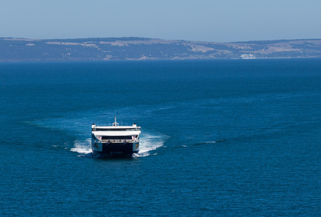 Adelaide, Australia - Jan 27 2017: Sealink - Kangaroo Island ferry approaching the mainland.のeditorial素材