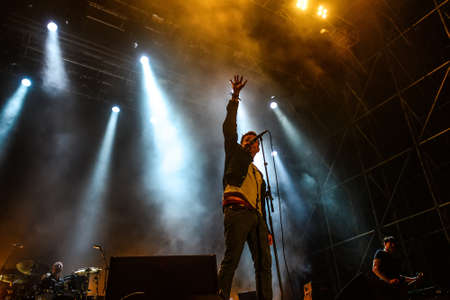BARCELONA - MAY 24, 2013 - English brit-pop band Blur performs at Primavera Sound 2013 Festival on May 24, 2013 in Barcelona, Spain.のeditorial素材