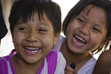 Asiatic children smilingのeditorial素材