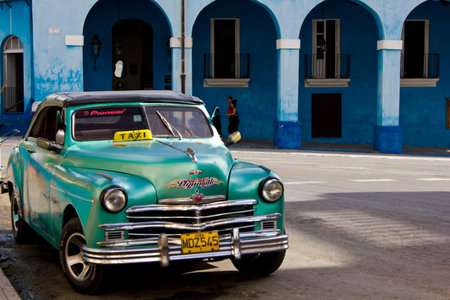 Palacio de Junco and a typical Cuban taxi, Matanzas, Cuba. Palacio de Junco, the Museo Historico Provincial de Matanzas, is an outstanding example of Matanzas' 19th-century houses, with its arcades of the traditional Cuban colonial architecture. In the foのeditorial素材