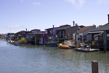 SAN FRANCISCO, USA - AUG 11 2013: Sausalito houseboats, in the San Francisco Bay Area, picturesque residential communityのeditorial素材