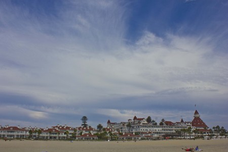 SAN DIEGO, USA - AUGUST 19 2013: Overview of  Historic  Coronado Hotel in Coronado Island in San Diegoのeditorial素材
